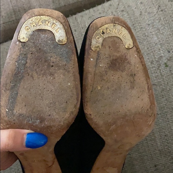 Chanel size 38 1/2 or size 8 vintage heels - Picture 3 of 7